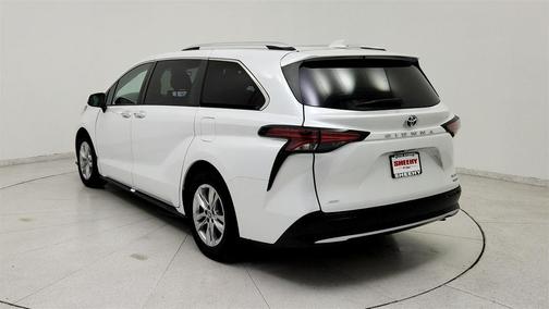 2022 Toyota Sienna Limited