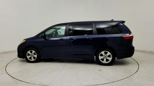 2019 Toyota Sienna SE