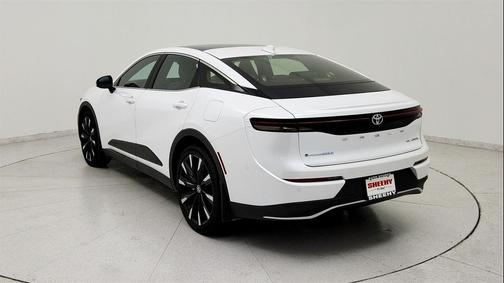 2025 Toyota Crown Platinum