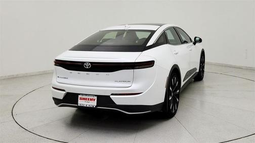 2025 Toyota Crown Platinum