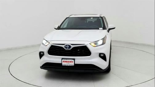 2022 Toyota Highlander Hybrid XLE