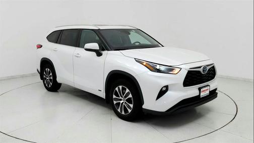 2022 Toyota Highlander Hybrid XLE