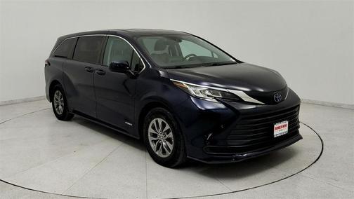 2021 Toyota Sienna LE