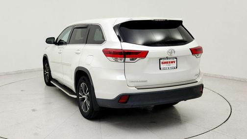 Blizzard Pearl 2018 Toyota Highlander LE