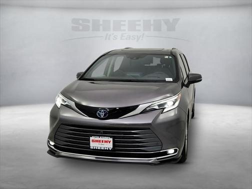 2021 Toyota Sienna Platinum 7 Passenger