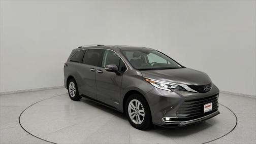 2021 Toyota Sienna Platinum 7 Passenger