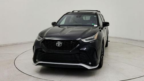 Midnight Black Metallic 2023 Toyota Highlander XSE