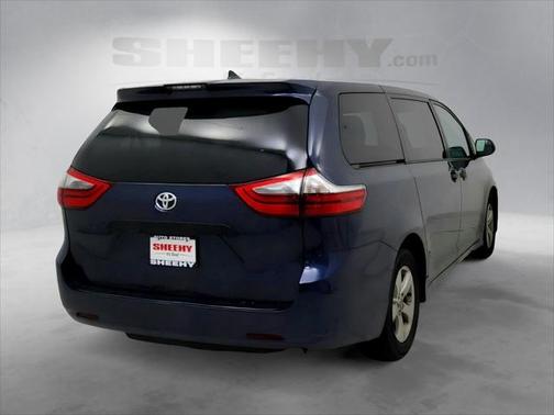 2020 Toyota Sienna SE