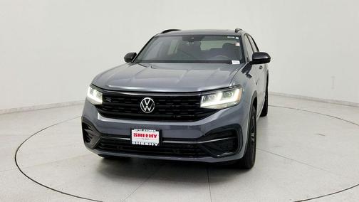 Platinum Gray Metallic 2023 Volkswagen Atlas Cross Sport 2.0T SEL