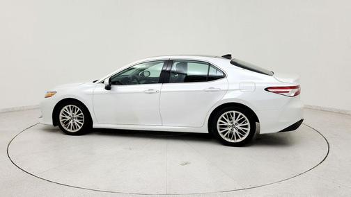 Wind Chill Pearl 2020 Toyota Camry XLE
