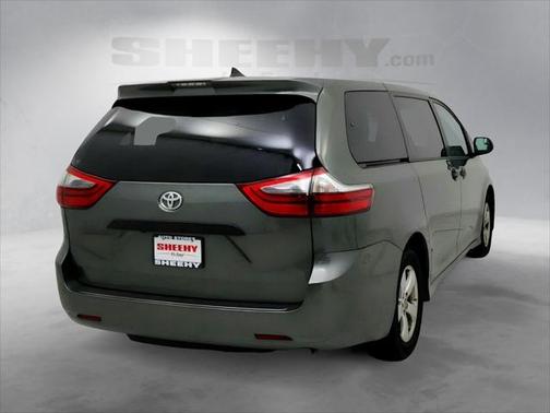 2020 Toyota Sienna SE