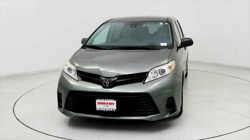2020 Toyota Sienna SE
