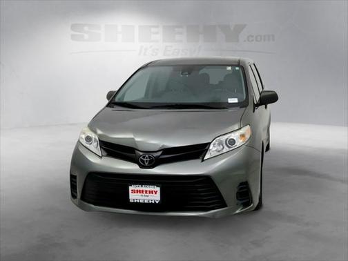 2020 Toyota Sienna SE