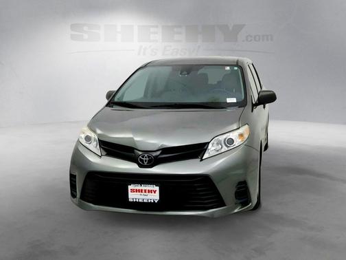 2020 Toyota Sienna SE