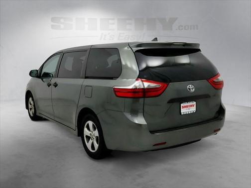 2020 Toyota Sienna SE