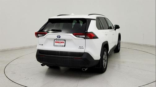 2022 Toyota RAV4 Hybrid XLE