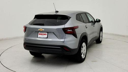 Sterling Gray Metallic 2024 Chevrolet Trax LS