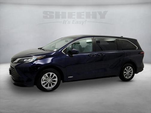 2021 Toyota Sienna LE
