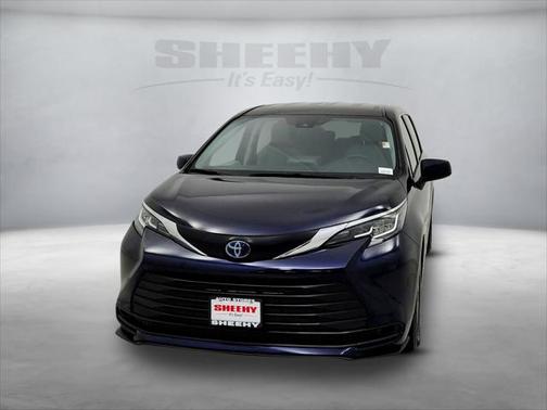 2021 Toyota Sienna LE