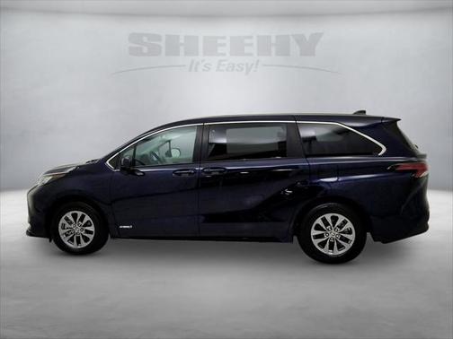 2021 Toyota Sienna LE