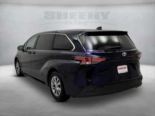 2021 Toyota Sienna LE