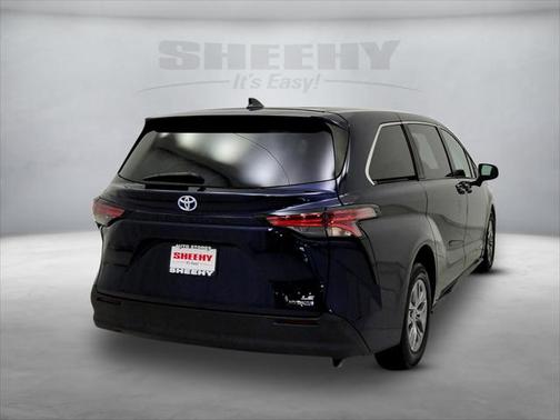 2021 Toyota Sienna LE