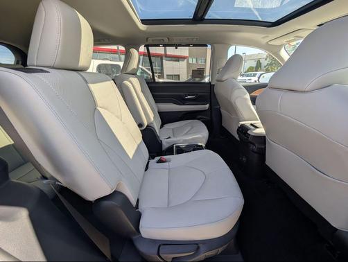 Heavy Metal 2026 Toyota Grand Highlander Platinum