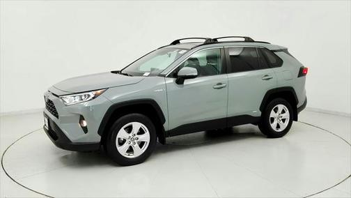 2021 Toyota RAV4 Hybrid XLE