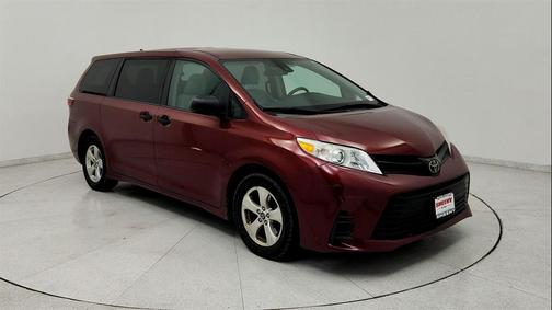 2019 Toyota Sienna SE