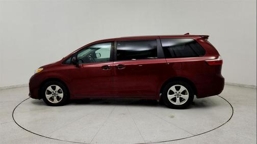 2019 Toyota Sienna SE