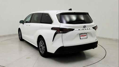 2024 Toyota Sienna LE