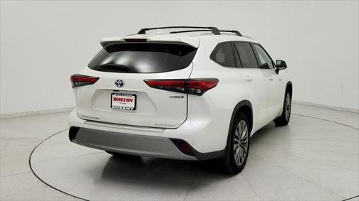 2021 Toyota Highlander Hybrid Platinum