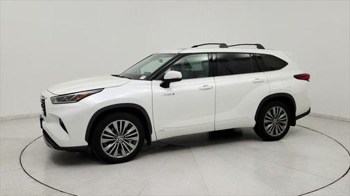 2021 Toyota Highlander Hybrid Platinum