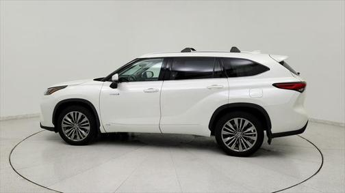 2021 Toyota Highlander Hybrid Platinum