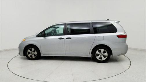 2020 Toyota Sienna SE