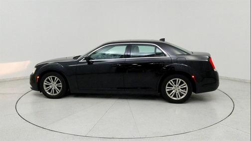 2017 Chrysler 300 Limited