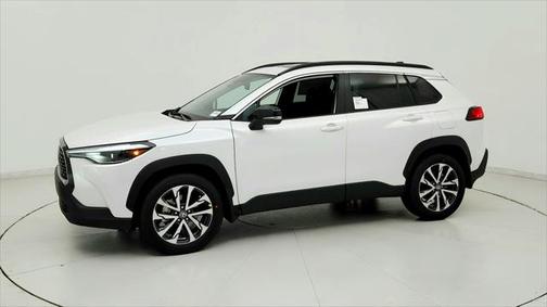 2025 Toyota Corolla Cross XLE