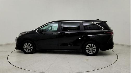 2024 Toyota Sienna LE