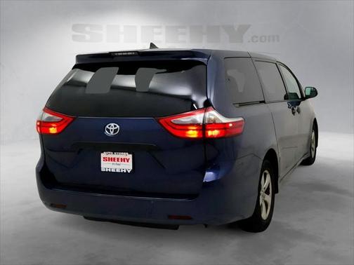 2020 Toyota Sienna SE