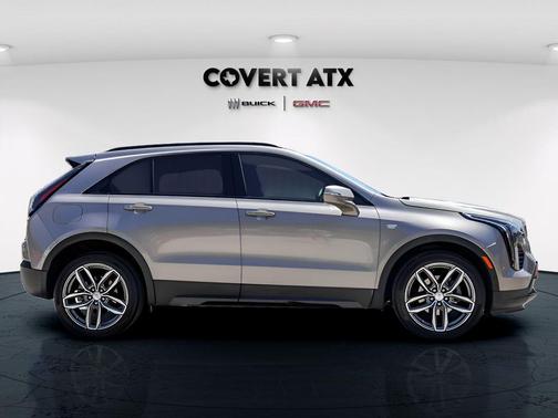 Latte 2023 Cadillac XT4 Sport