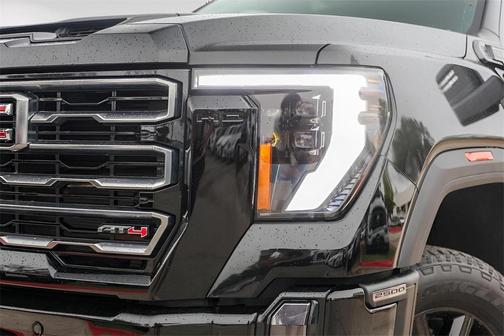 2024 GMC Sierra 2500 AT4