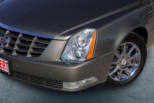 2010 Cadillac DTS Base