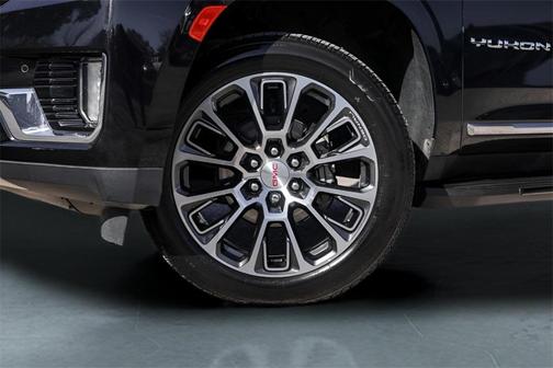 2022 GMC Yukon XL SLT