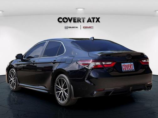 Midnight Black Metallic 2021 Toyota Camry SE