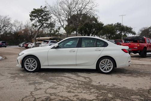 2023 BMW 330 i