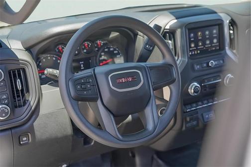 2025 GMC Sierra 2500 Pro