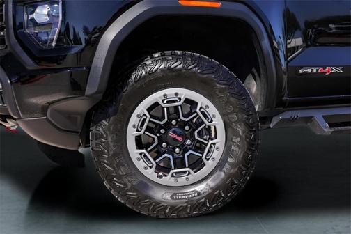 2023 GMC Canyon AT4X