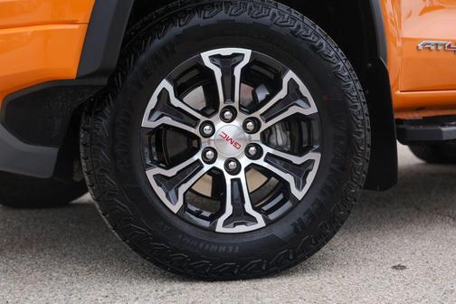 Desert Sun 2025 GMC Canyon AT4