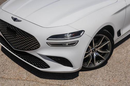White 2022 Genesis G70 2.0T