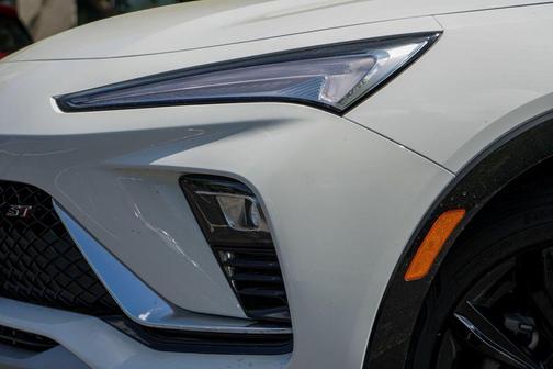 Summit White 2026 Buick Envista Sport Touring